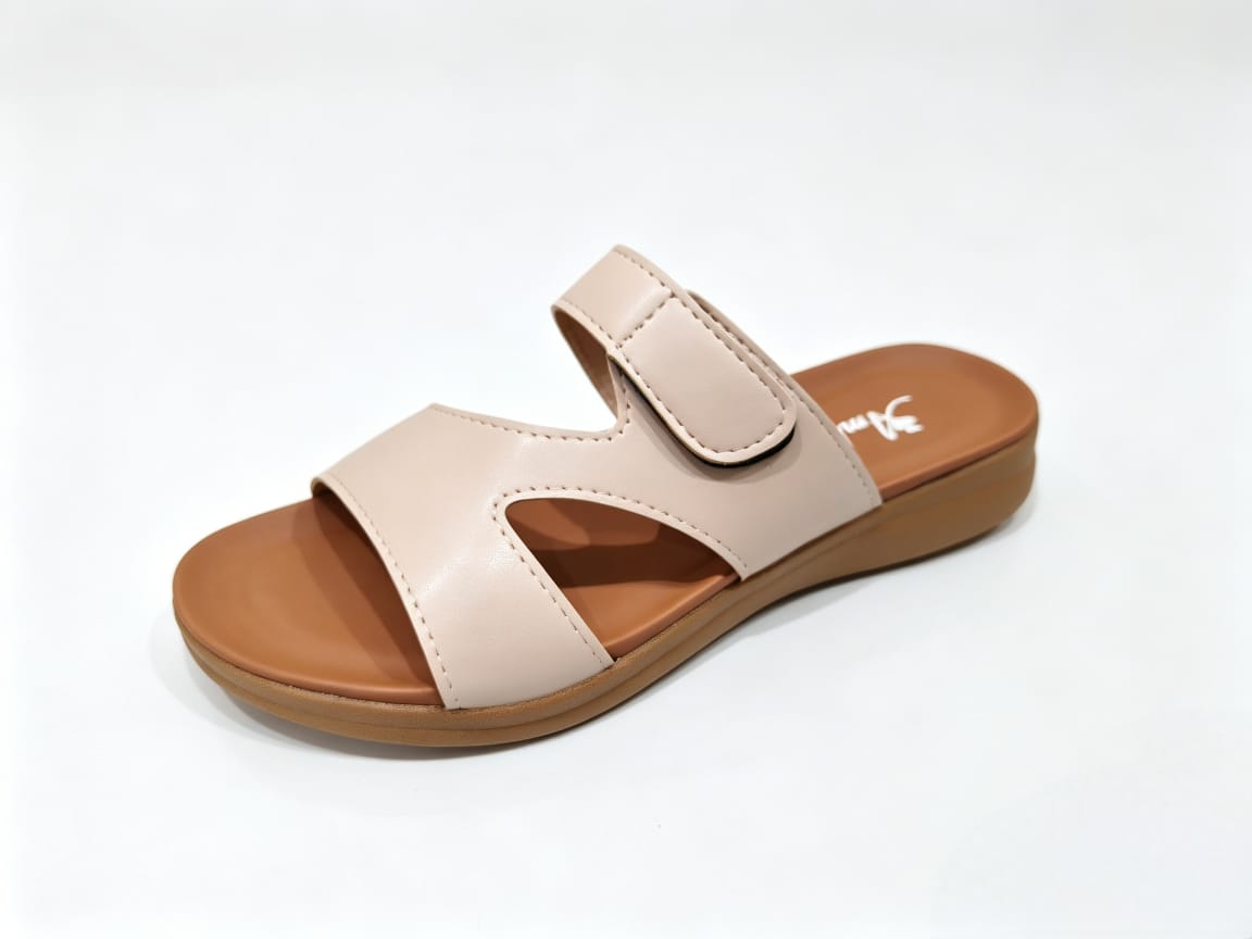 Amlee Women Flat Sandals